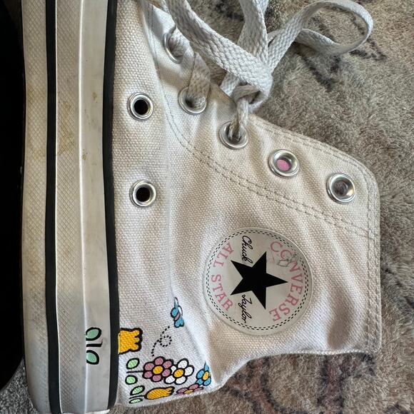 Converse Hello Kitty x Chuck Taylor All Star Hi 'Flowers' Women's SZ 6 Sanrio - Picture 12 of 16